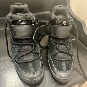 Sorel Black High Top Sneakers Women’s 9 | Lace Up Ankle Strap